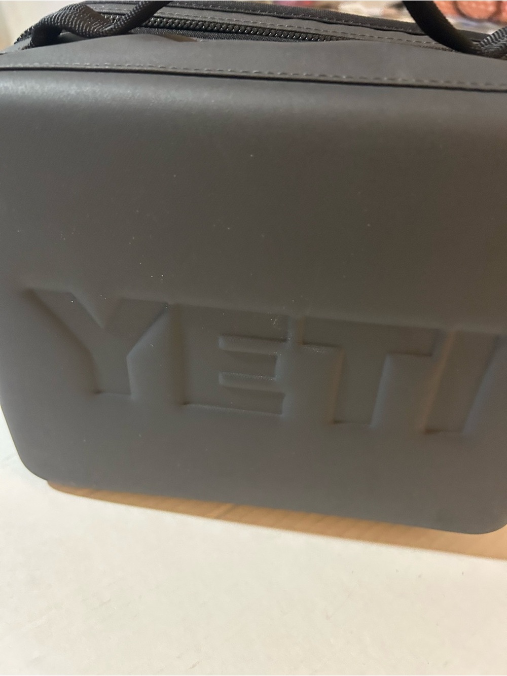 Yeti Daytrip Insulated Lunch Box Soft Cooler Bag Charcoal Gray discontinued READ - Picture 3 of 9